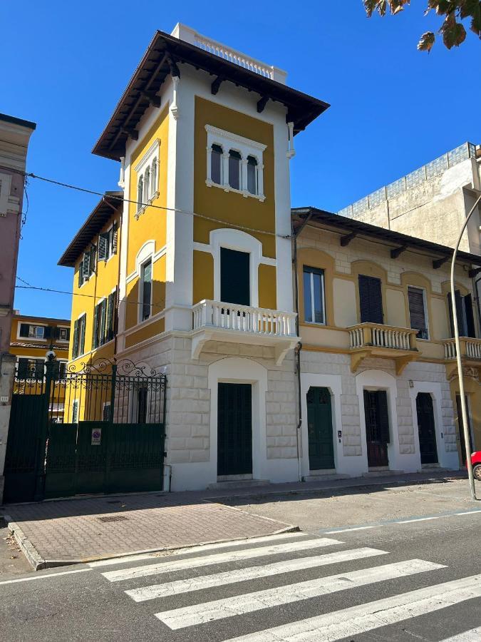 Villa Giulia Bnb Виареджо Экстерьер фото